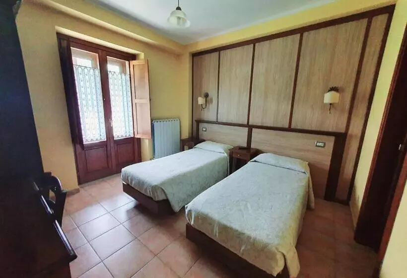 ホテル Albergo Del Sangro