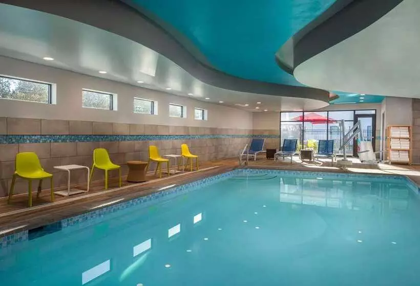 هتل Home2 Suites By Hilton Bend