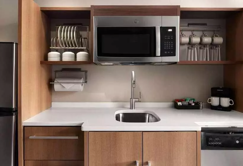هتل Home2 Suites By Hilton Bend