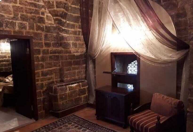 هتل Mugham Old City