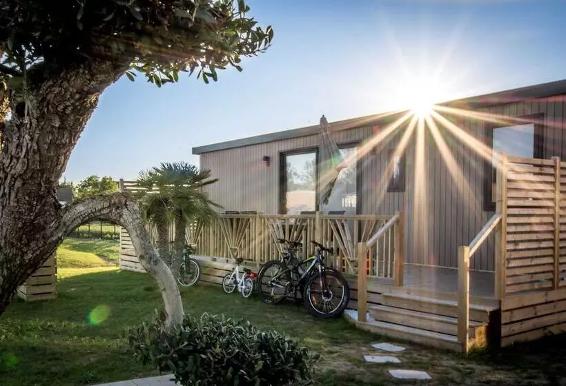 ホテル M&v Resort Camping