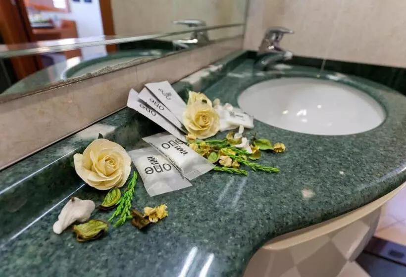 هتل Palm Beach B&b Sea View