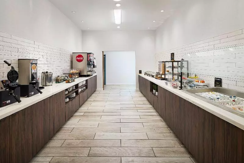 ホテル Staybridge Suites Auburn University Area By Ihg