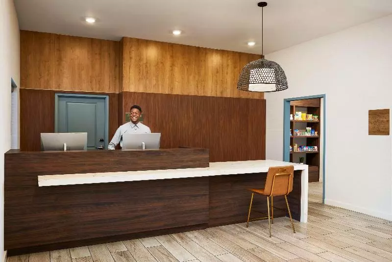 ホテル Staybridge Suites Auburn University Area By Ihg