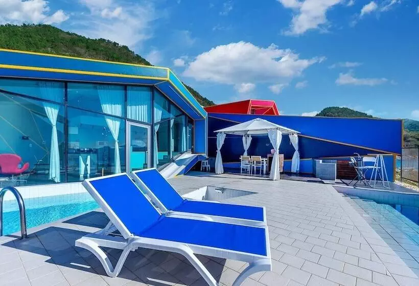 Namhae Pumda Pool Villa Pension
