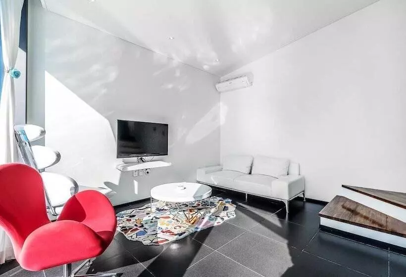 Namhae Pumda Pool Villa Pension