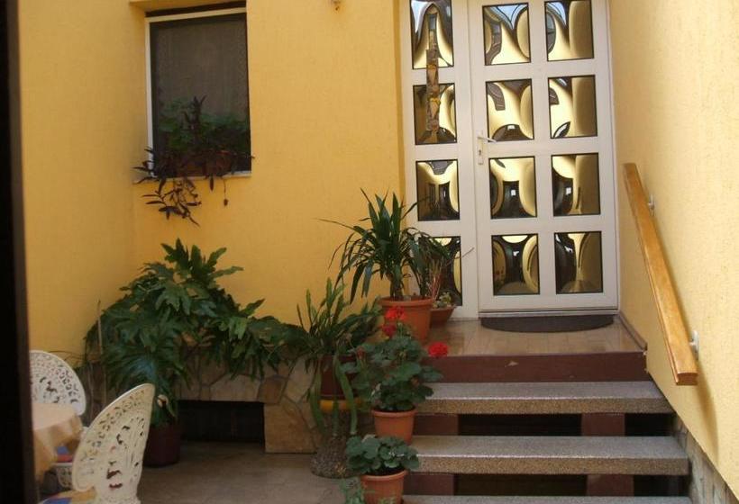 بنسيون Edit Vendégház