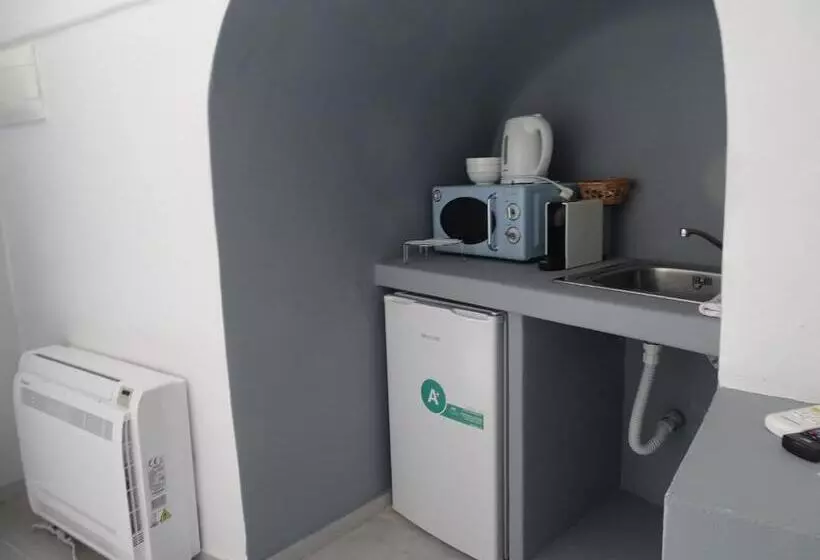 پانسیون Noni Studios