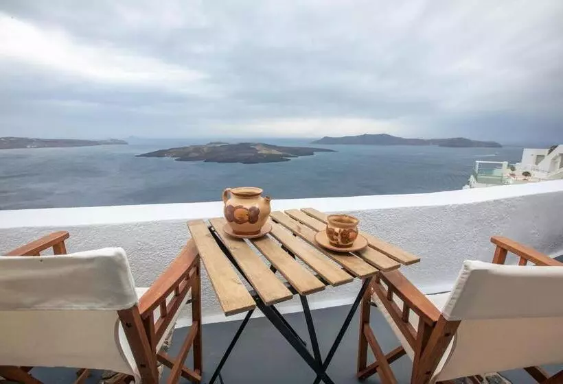 پانسیون Noni Studios