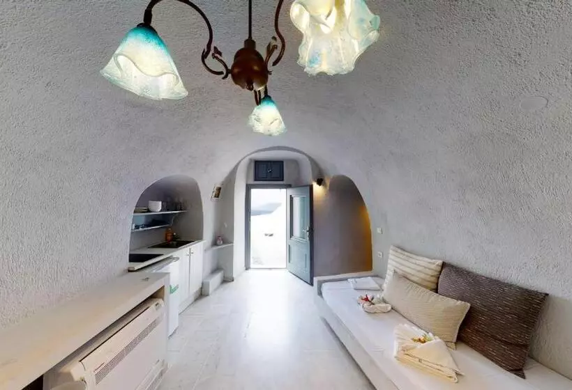 پانسیون Noni Studios