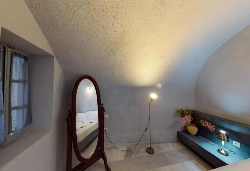 پانسیون Noni Studios