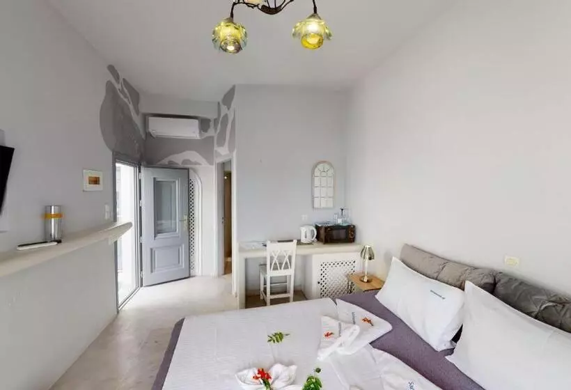 پانسیون Noni Studios