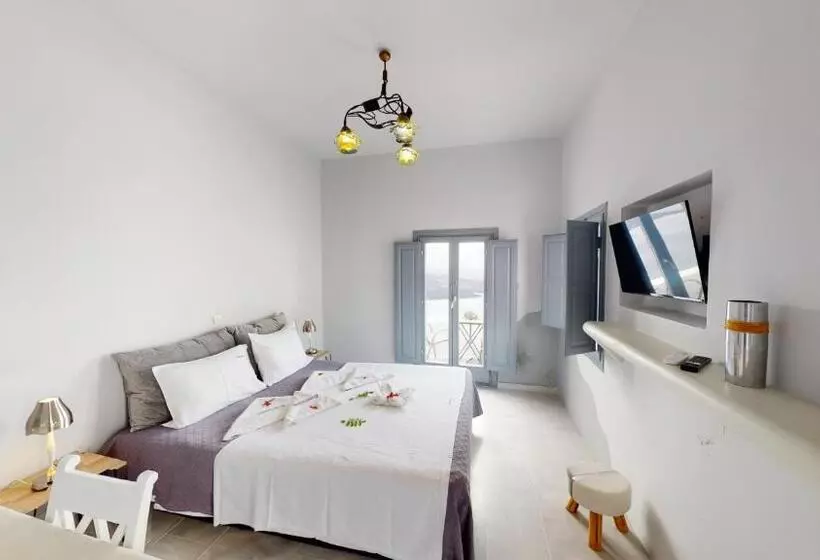 پانسیون Noni Studios