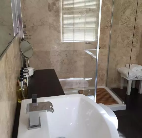 Majatalo Sandpiper House