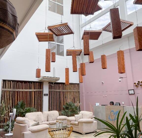 فندق Plaza Manfortt