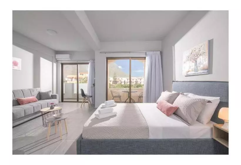 ペンション Golden Sunlight Hotel By Estia