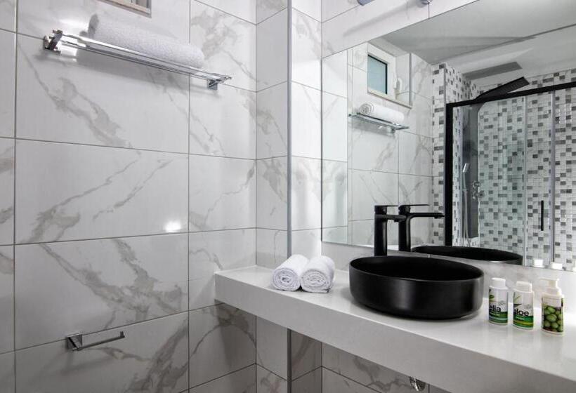 Pension Golden Sunlight Hotel By Estia