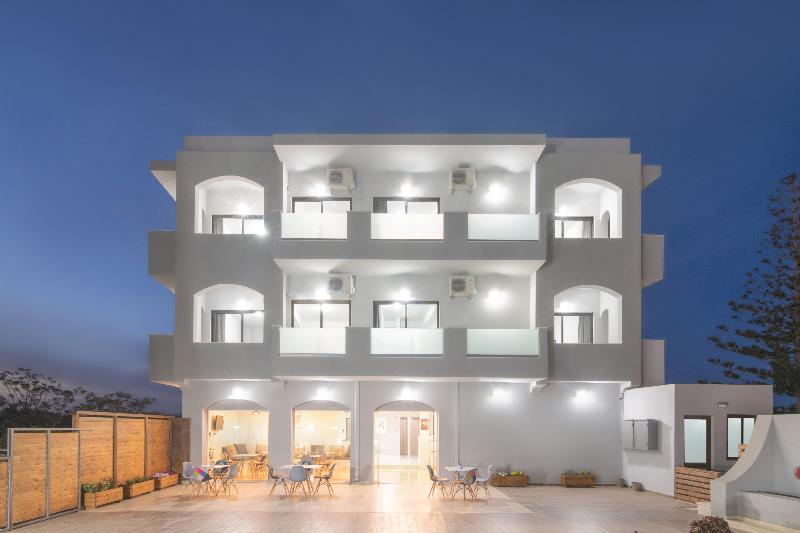 Pension Golden Sunlight Hotel By Estia