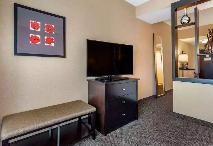 Cambria Hotel Columbus Polaris