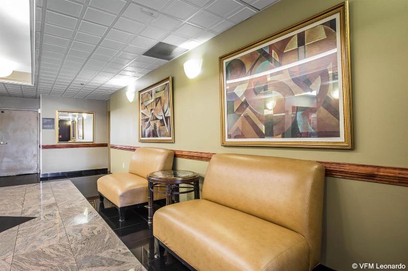 בית מלון כפרי Clarion Suites Duluth I 85