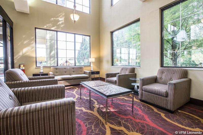 בית מלון כפרי Clarion Suites Duluth I 85