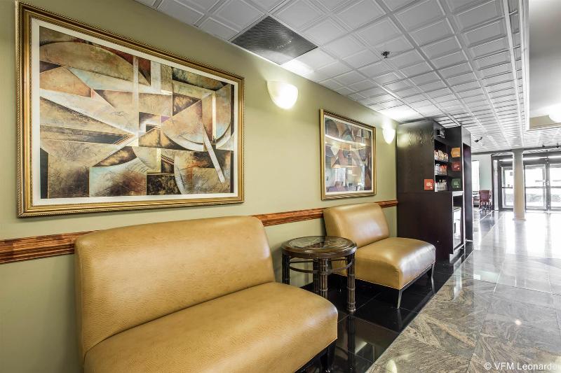 בית מלון כפרי Clarion Suites Duluth I 85