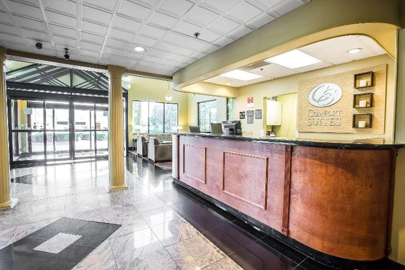 בית מלון כפרי Clarion Suites Duluth I 85