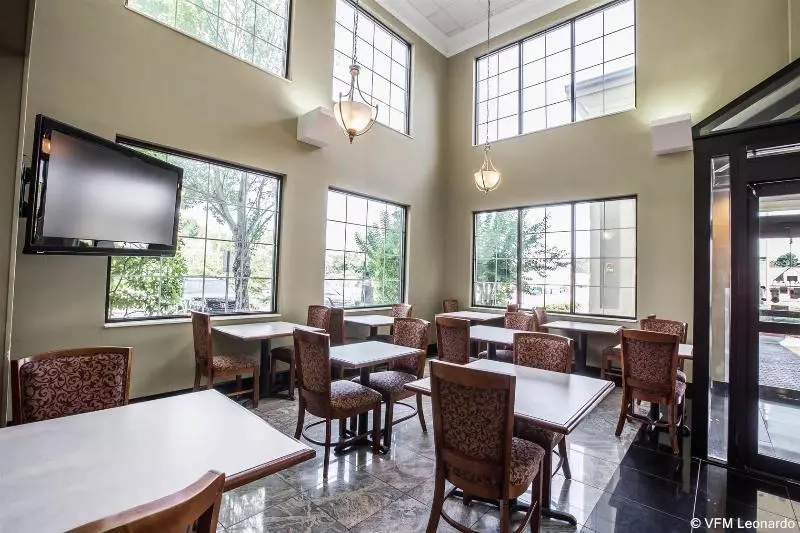 酒店 Clarion Suites Duluth I 85