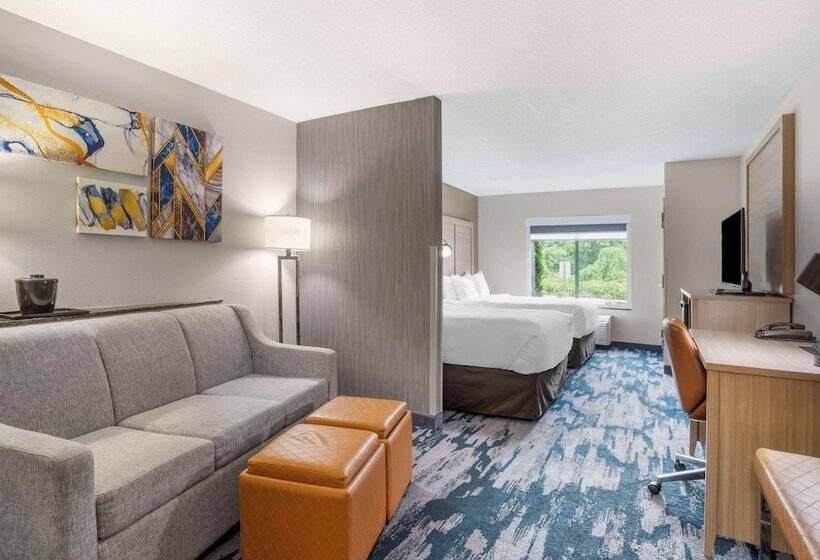 ホテル Comfort Suites At Westgate Mall