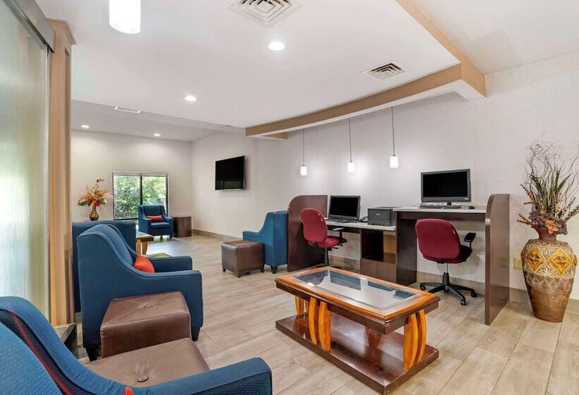 ホテル Comfort Suites At Westgate Mall