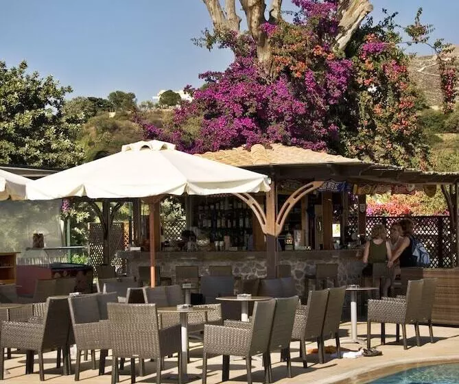 هتل Crithoni S Paradise