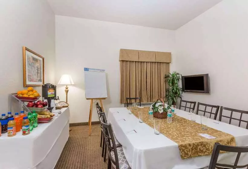 酒店 Hawthorn Extended Stay By Wyndham Panama City Beach