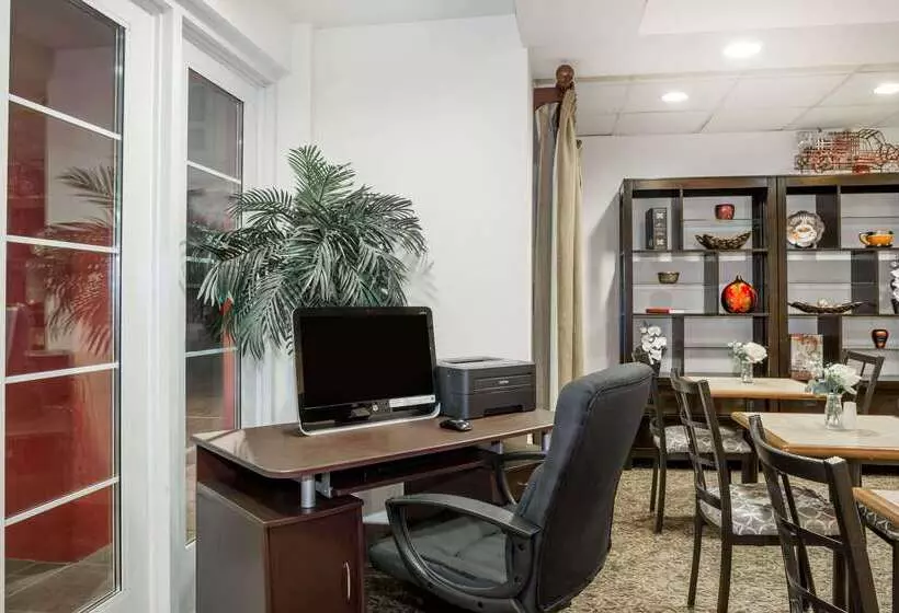 酒店 Hawthorn Extended Stay By Wyndham Panama City Beach