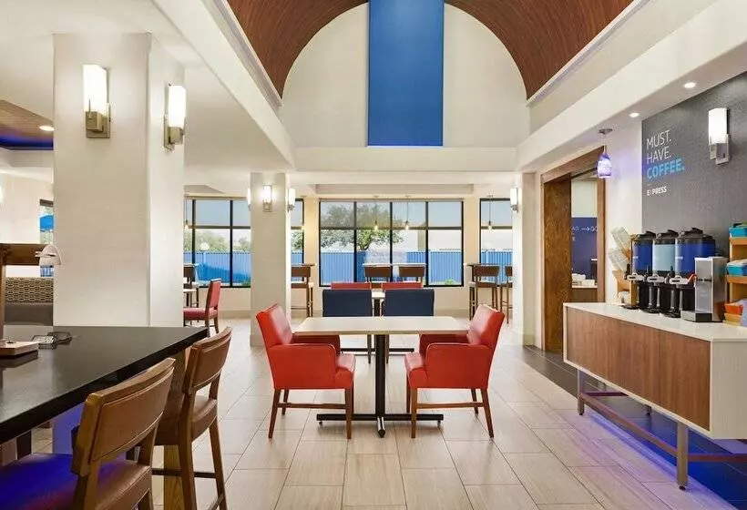 Holiday Inn Express Hotel & Suites Mission Mcallen Area By Ihg