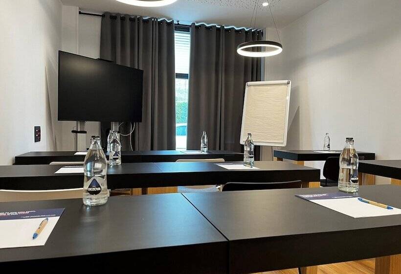 Hotel Holiday Inn Express Bilbao Airport, An Ihg