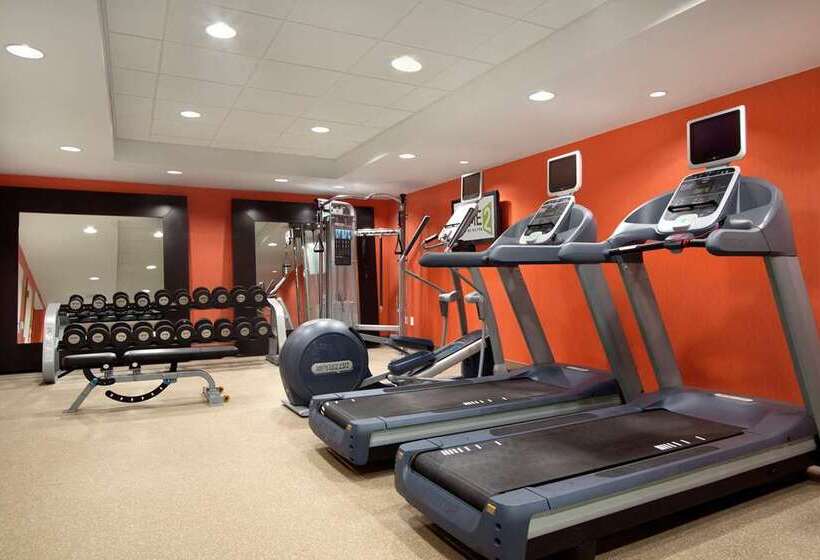 בית מלון כפרי Home2 Suites By Hilton Baltimore Downtown