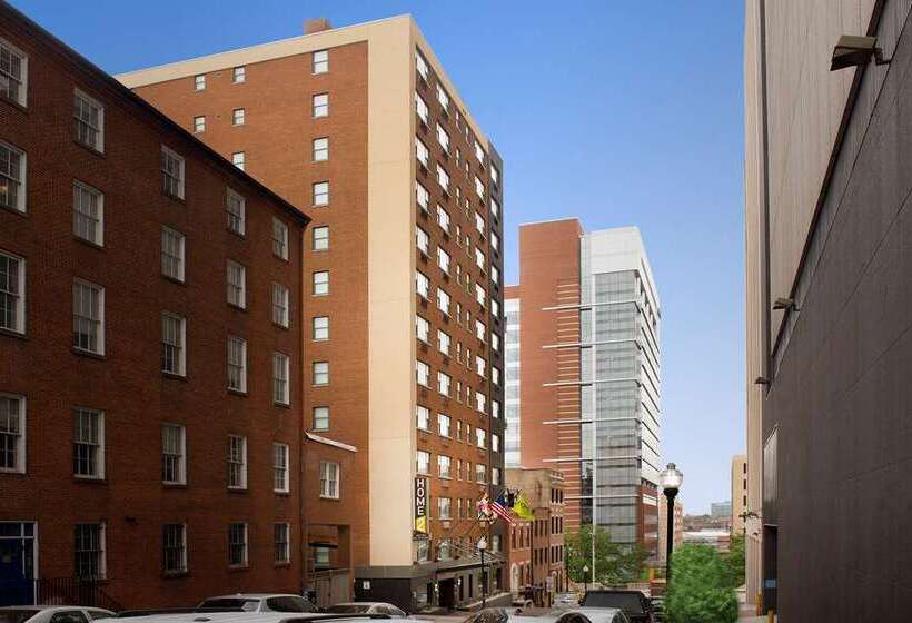 בית מלון כפרי Home2 Suites By Hilton Baltimore Downtown