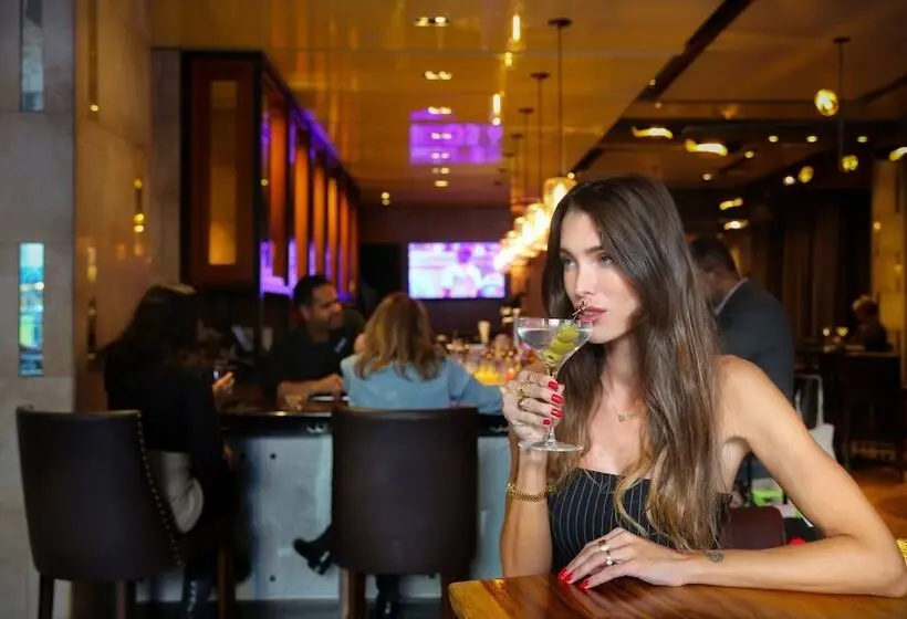 Hotelli Intercontinental New York Times Square, An Ihg