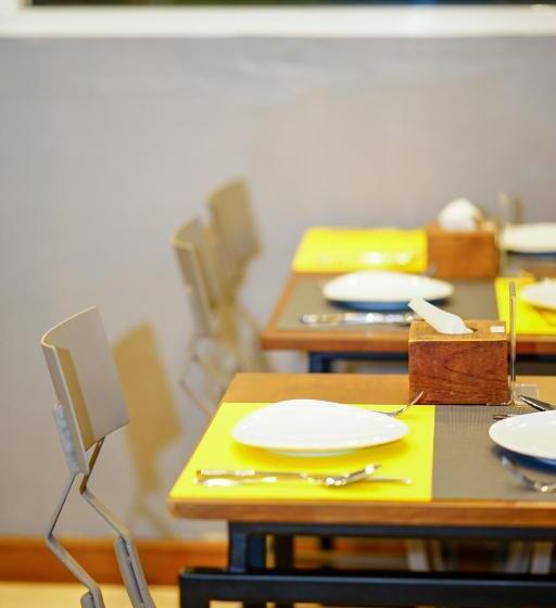 Parasol Inn Chiang Mai Old City Hotel   Sha Plus