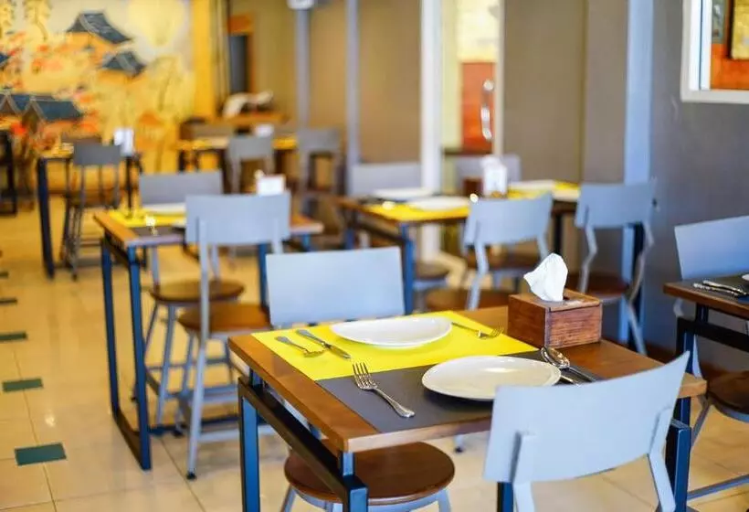 Parasol Inn Chiang Mai Old City Hotel Sha Plus