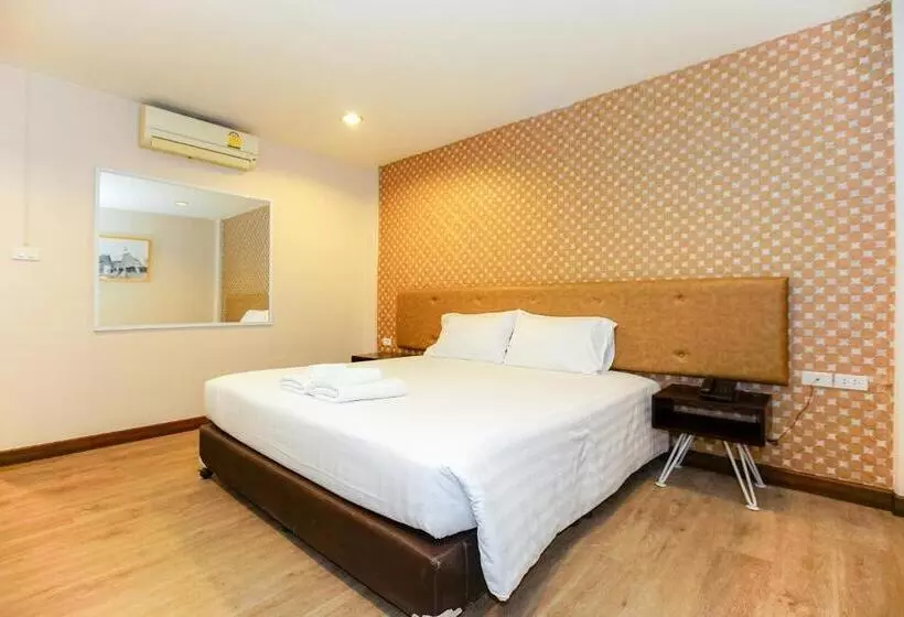 Parasol Inn Chiang Mai Old City Hotel Sha Plus