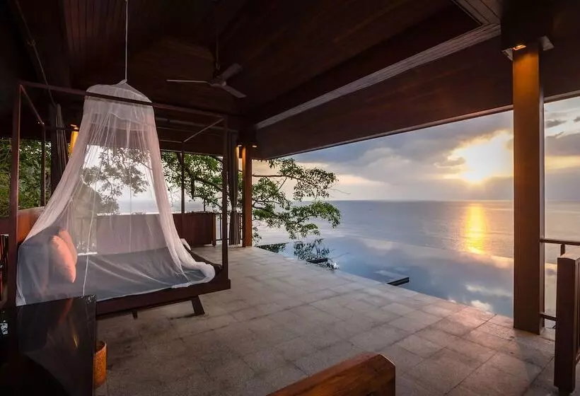 בית מלון כפרי Paresa Resort Phuket