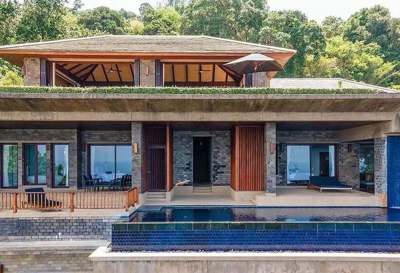 בית מלון כפרי Paresa Resort Phuket