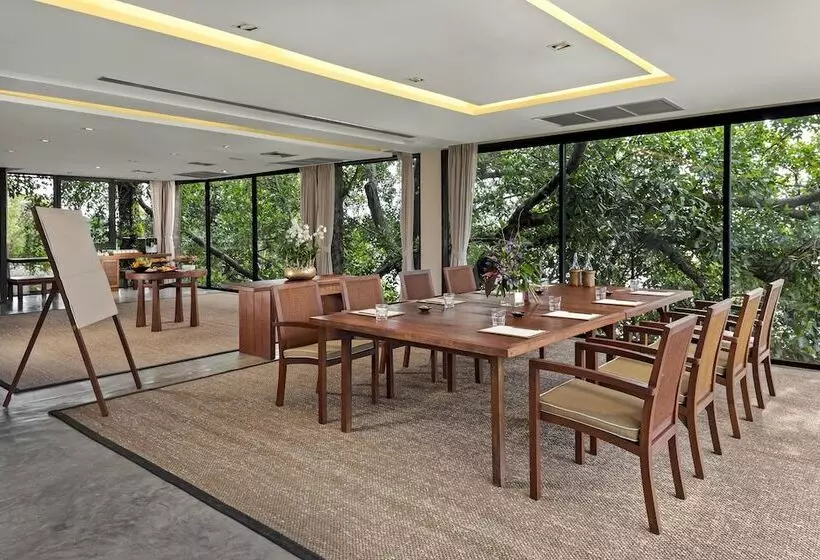 בית מלון כפרי Paresa Resort Phuket