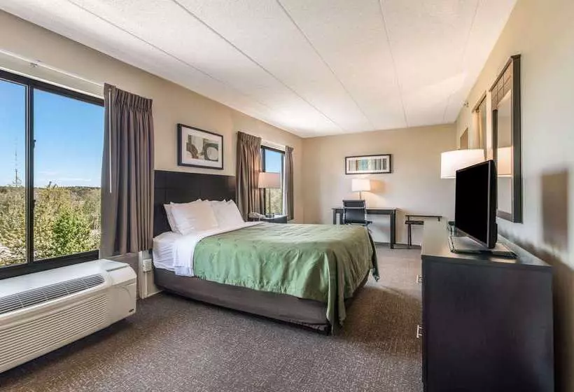 호텔 Quality Inn