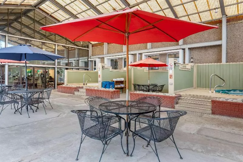 Отель Quality Inn & Suites Canon City