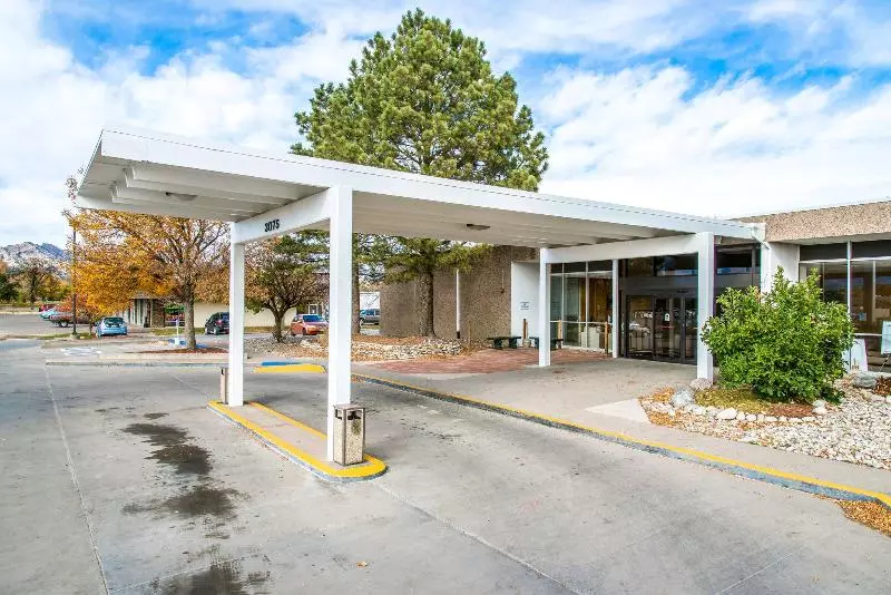 Отель Quality Inn & Suites Canon City