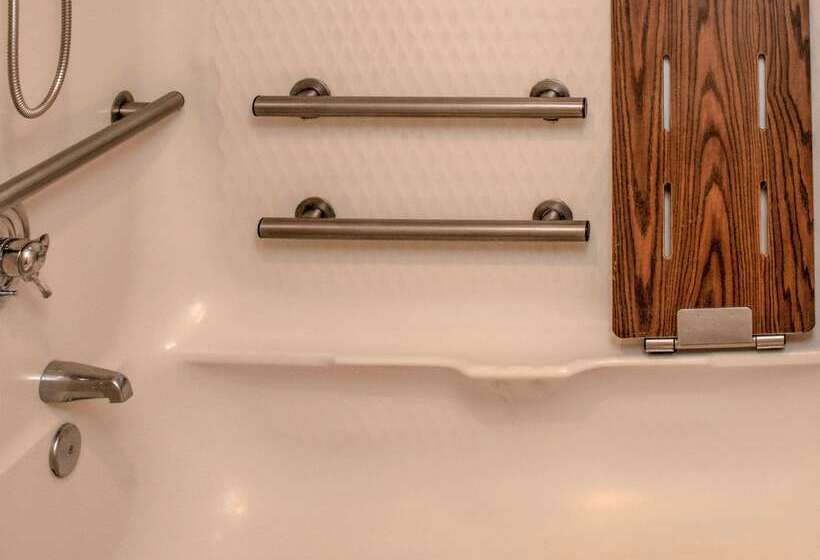 בית מלון כפרי Quality Suites Lake Wright  Norfolk Airport