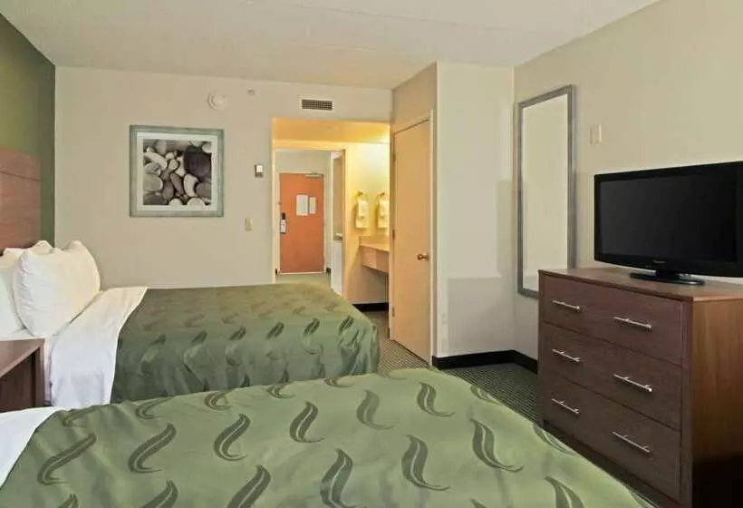 هتل Quality Suites Lake Wright  Norfolk Airport