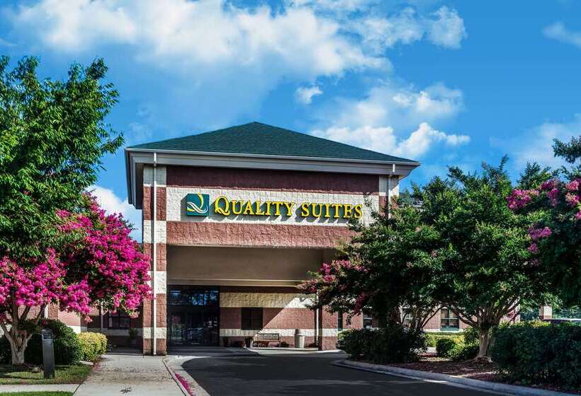 בית מלון כפרי Quality Suites Lake Wright  Norfolk Airport